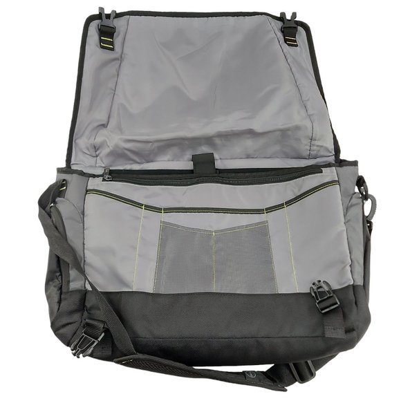 Dell Tek Messenger Notebook Carrying Case 17" Black Adjustable Strap Unisex - Picture 5 of 10